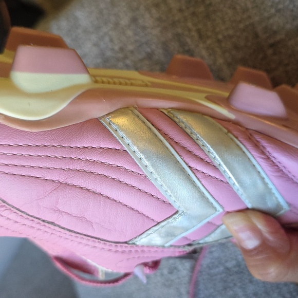 Hummel Pink Cleats with Silver Details - Picture 6 of 7